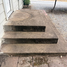 Moss-and-Algae-Removal-on-Concrete-Porch-in-Anderson-CA 3